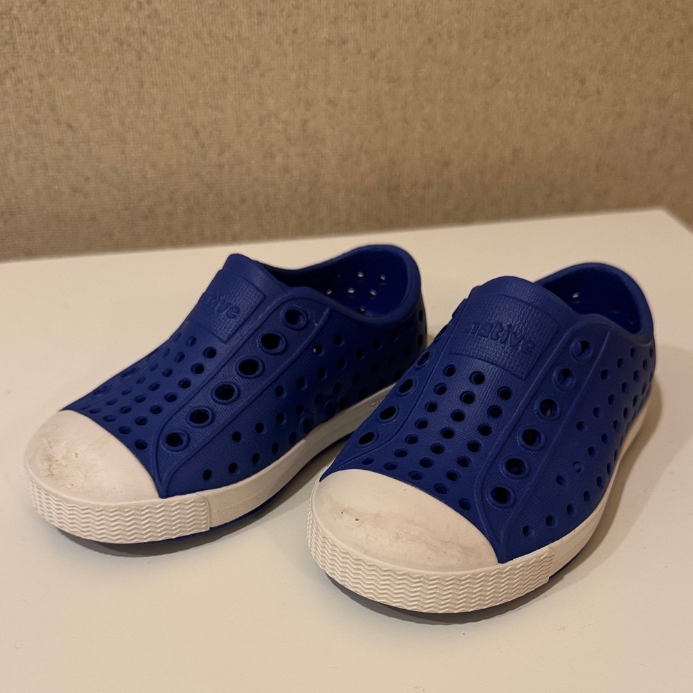 Native Kids Royal Blue Water Shoes toddler size T5 five